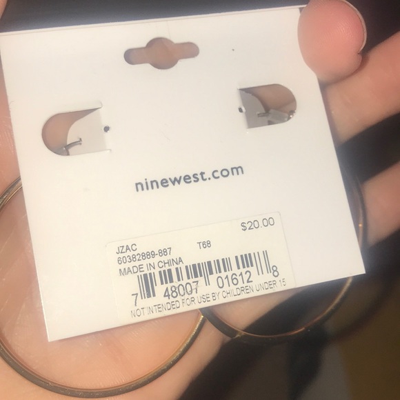 ✨ NWT Small Gold Hoop Earrings from Nine West ✨ - Picture 4 of 5